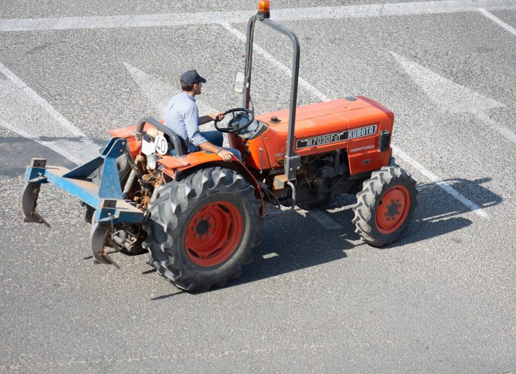 Kubota Traktörleri: Marka Geçmişi, Türkiye'deki Seriler ve Servis Kubota M serisi traktör
